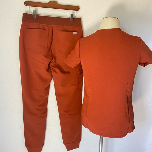 New items figs - Picture 3 of 7